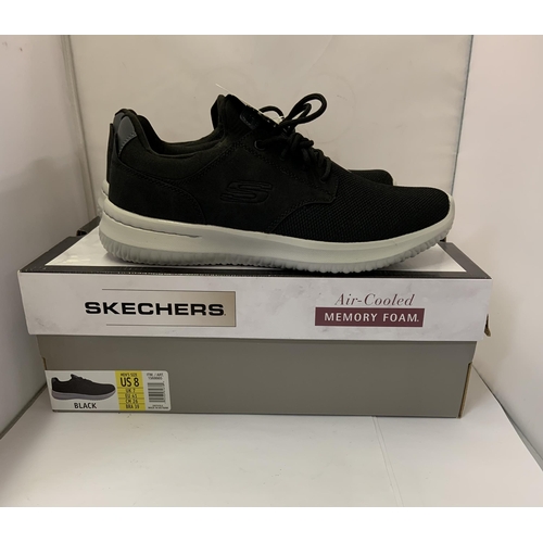 61 - BOXED PAIR OF SKECHERS AIR COOLED MEMORY FOAM GOGO MAT ARCH TRAINERS - BLACK - UK SIZE 7