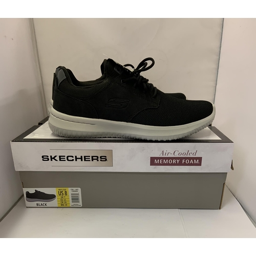 62 - BOXED PAIR OF SKECHERS AIR COOLED MEMORY FOAM GOGO MAT ARCH TRAINERS - BLACK - UK SIZE 7