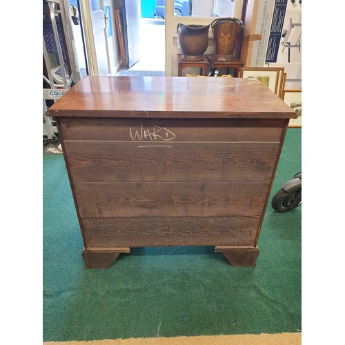 273 - A SMALL ANTIQUE KNEEHOLE DESK IN MAHOGANY - 7 DRAWERS ACROSS THE TWO PEDESTAL WITH A RECESSED CUPBOA... 