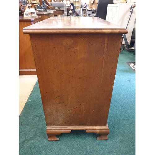 273 - A SMALL ANTIQUE KNEEHOLE DESK IN MAHOGANY - 7 DRAWERS ACROSS THE TWO PEDESTAL WITH A RECESSED CUPBOA... 