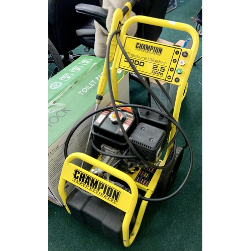 300C - CHAMPION PETROL PRESSURE WASHER 3000PSI WITH LANCE AND NOZZLES - LOW PRESSURE