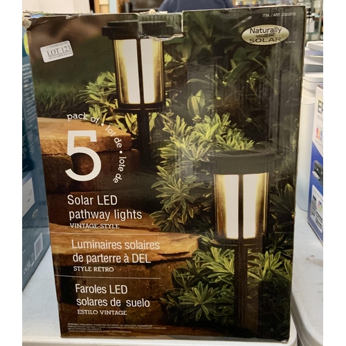 123 - BOXED SET OF 5 SOLAR LED PATHWAY LIGHTS