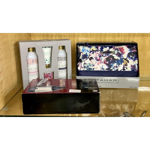 213 - TAHAI COSMETIC BAG (B), BOOTS 1200W HAIRDRIER (B), AND A FUZZY DUCK LUXURY CANDLE BATHTIME SET (B)