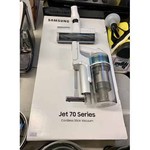 127 - BOXED SAMSUNG JET 70 SERIES CORDLESS STICK VACUUM CLEANER