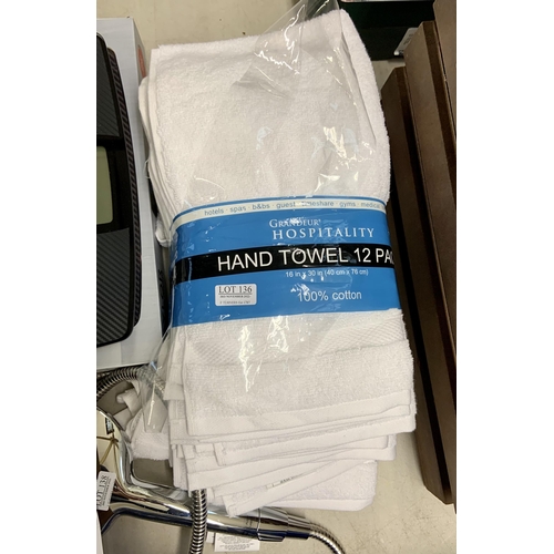 136 - SET OF 11 GRANDEUR HOSPITALITY HAND TOWELS - 40CM X 76CM - WHITE