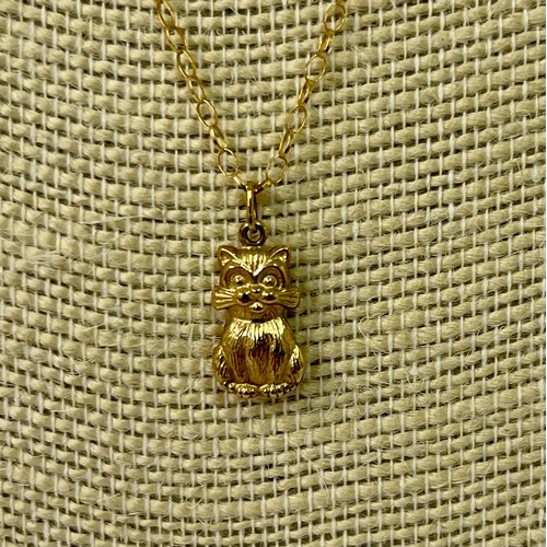 331 - 9CT GOLD CAT PENDANT ON 18