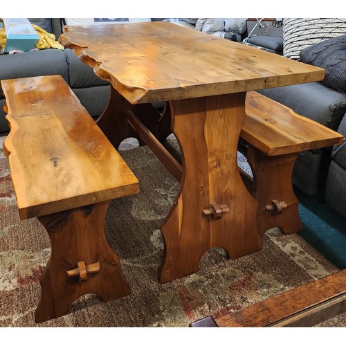 282 - HEAVY ROUGH HEWN PINE BREAKFAST TABLE WITH TWO MATCHING BENCHES - 122CMH X 62CMW