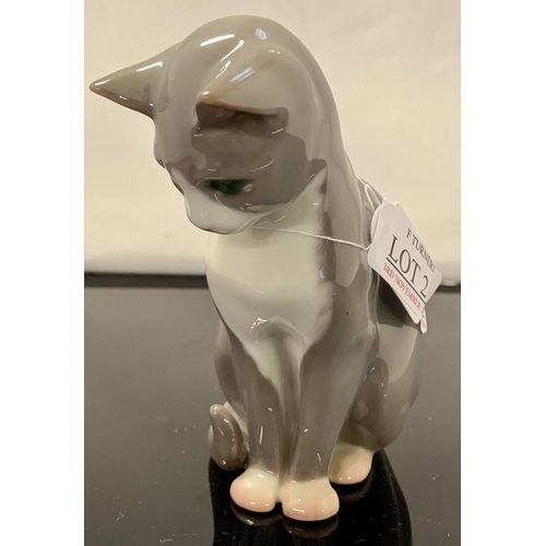 250 - BING & GRONDAHL 2454 CAT FIGURINE -GREY & WHITE - with the three Royal Towers of Copenhagen 11CM