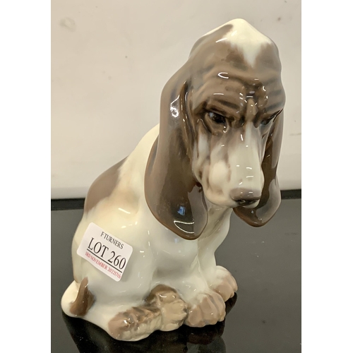 260 - DAHL JENSEN (DJ) 1065 BLOODHOUND PUPPY 14.5 cm - Marked with the Royal Crown and DJ Copenhagen.