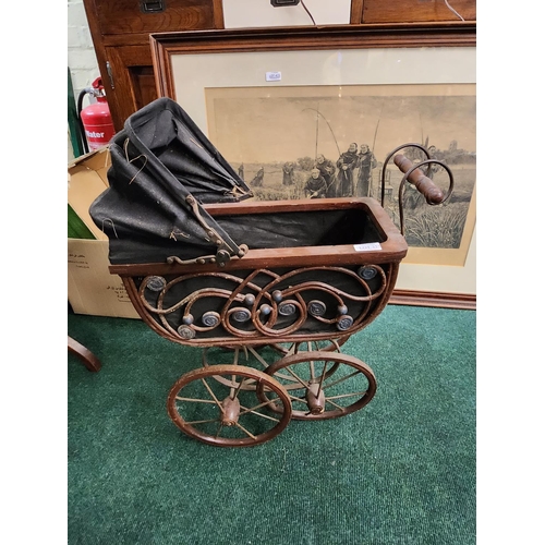 335 - REPRODUCTION VICTORIAN STLYE DOLLS PRAM