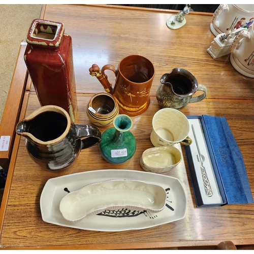 424 - MID-CENTURY POTTERY INC. GOLFING TANKARD, BELEEK CUP AND DISH, WEYMOUTH POTTERY JUG, UNUSUAL PINK & ... 