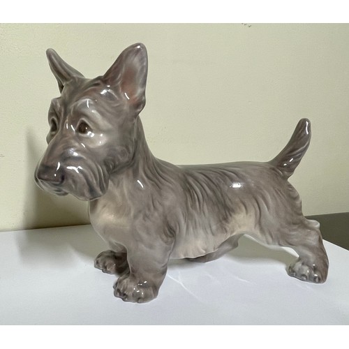 262 - DAHL JENSEN (DJ) SCOTTIE DOG STANDING 1066 - 17 cm Marked with the royal Crown and DJ Copenhagen