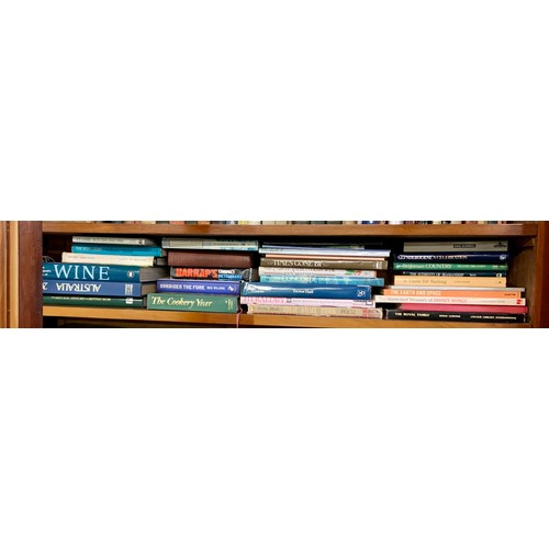 486 - A LARGE COLLECTION OF H/B REFERENCE BOOKS - MOST WITH D/W - INCL. BOOKS ON WINE, NATURE, THE ROYAL F... 