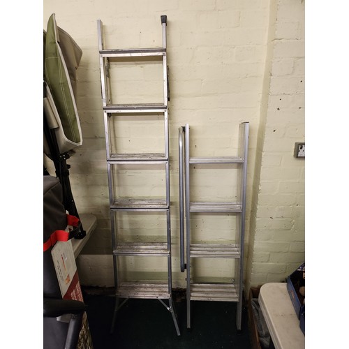 202B - YOUNGMAN EASIWAY LOFT LADDER TOGETHER WITH A 2 TIER EXTENDABLE LADDER