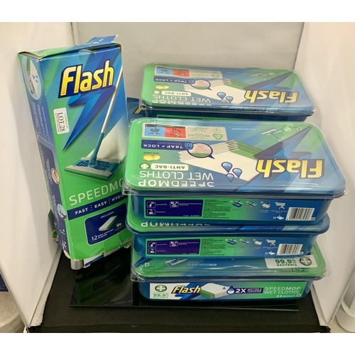 28 - BOXED FLASH SPEED MOP TOGETHER WITH A LARGE QTY OF SPEED MOP WET CLOTHS (APPROX 150 CLOTHS)15