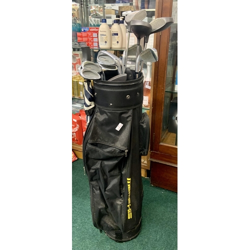 64 - 13 PIECE MEMPHIS FIRE STAR GOLF SET INC. IRONS, 3 X DRIVERS, PUTTER IN A MEMPHIS GOLF BAG WITH ATTAC... 