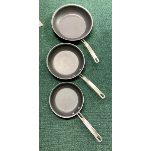 90 - SET OF 3 KIRKLAND SIGNATURE SAUTEE/FRYING PANS