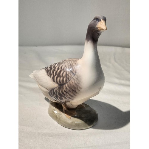 264 - Royal Copenhagen Goose Figurine 1088 13 cm high