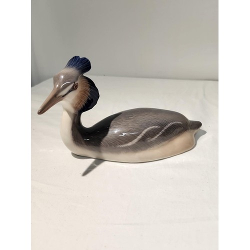 286 - Royal Copenhagen figurine 3263 Grebe Platen Hallermundt 10 x 17 cm