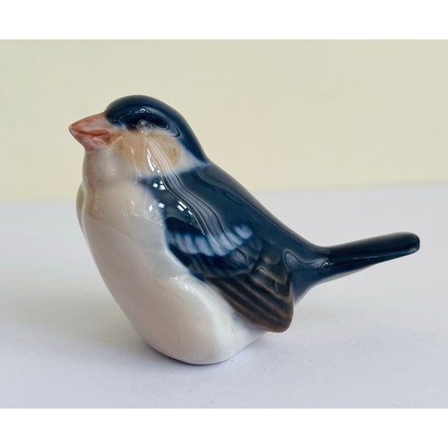 297 - ROYAL COPENHAGEN 1040 FINCH FIGURINE A.NIELSEN -5HX6.5L CMS