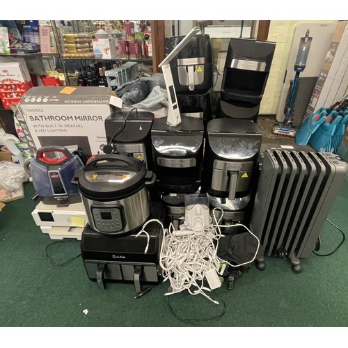 205 - LARGE QTY DGD REPAIRABLES INC. GOURMIA AIR FRYERS, SUR LA TABLE AIR FRYER, BATHROOM MIRROR, OIL FILL... 