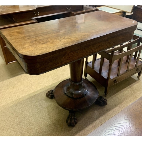 369 - William IV Mahogany Card Table with well carved detail to the solid mahogany pedestal leading to sha... 