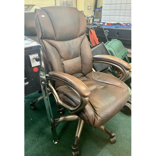 373 - VINTAGE BROWN LEATHER SWIVEL STARBASE OFFICE ARM CHAIR