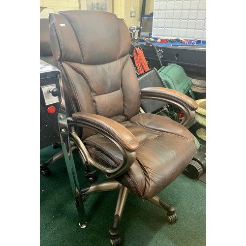 374 - VINTAGE BROWN LEATHER SWIVEL STARBASE OFFICE ARM CHAIR