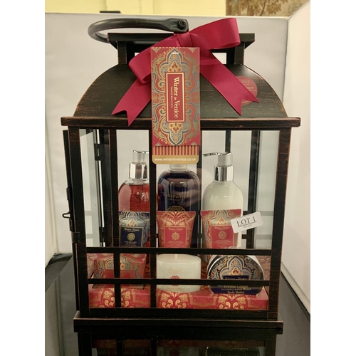 1 - WINTER IN VENICE TOILETRIES GIFT COFFRET INC. HAND CREAM, SOAP, BUBBLE BATH ETC.