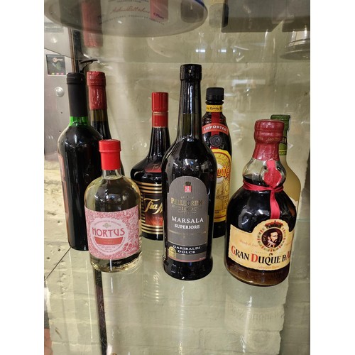 433 - VARIOUS BOTTLES OF LIQUEURS ETC. INCL. - GRAN DUQUE D ALBA BRANDY, KAHLUA, HORTUS POMEGRANATE & ROSE... 