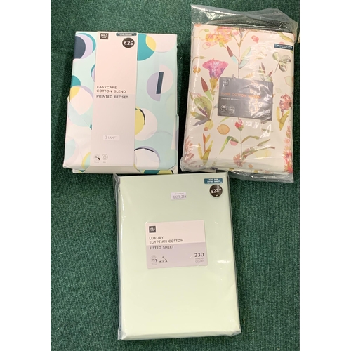 258 - 2X A/NEW BEDDING SETS (M&S) AND A FITTED SHEET (M&S) -ALL KINGSIZE