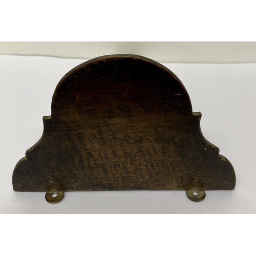 235 - A WOODEN WALL BRACKET DECORATED WITH A CHERUBS HEAD - H:19.5CMS