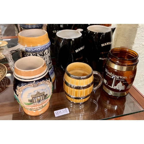 335 - 2 X BLACK BESWICK HAMLET CIGAR WATER JUGS, A WADE BARREL TANKARD AND 2 X GERMAN STEINS - MARKED BERL... 