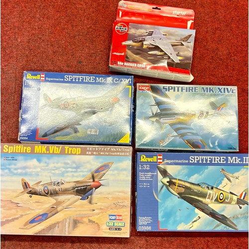 415 - REVELL SPITFIRE MKIX C XVI 1:48, SPITFIRE MK IIA 1:32, ACADEMY SPITFIRE MK.XIVC, SPITFIRE MK.VB TROP... 