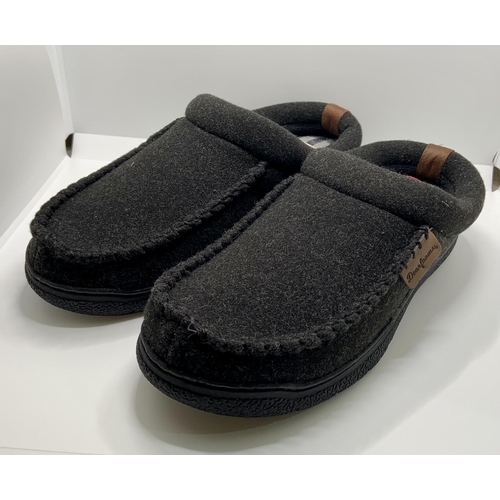 56 - PAIR OF DEARFOAM MEMORY FOAM GENTS SLIPPERS - M - 8/9 - DGD PACKAGING