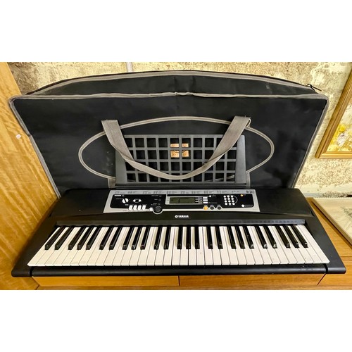 254 - Yamaha YPT210 Portable Digital Keyboard (61 Keys), POWER LEAD & CARRY CASE