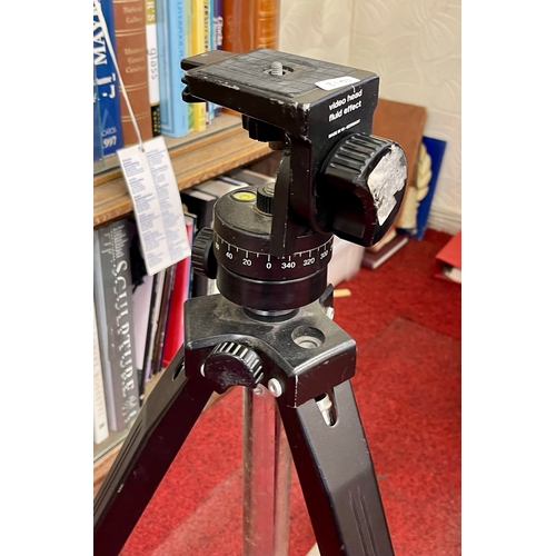 262 - BILORA STATIV VIDEO/CAMERA TRIPOD 75-64 WITH RISE/FALL HEAD