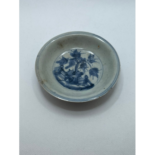 281 - 16th CENTURY CHINESE MING DYNASTY B&W DISH 
12CMS DIAMETER