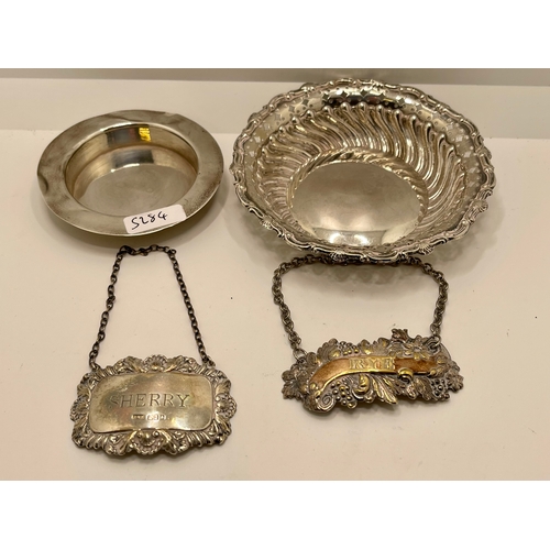 298 - SILVER TRAYS AND DECANTER TAGS - A SMALL CIRCULAR SOLID SILVER TRAY, A PIERCED SILVER TRAY AND SILVE... 