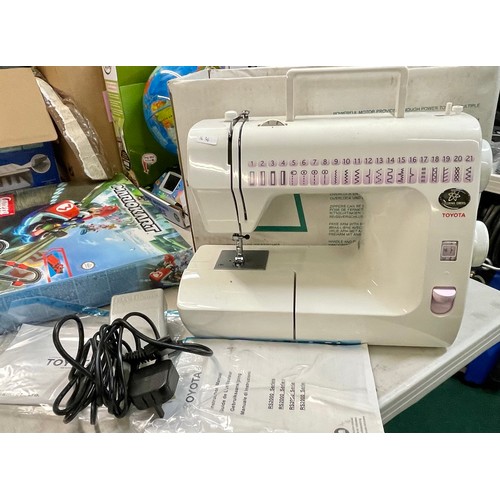 322 - BOXED TOYOTA RA42EU ELECTRIC SEWING MACHINE