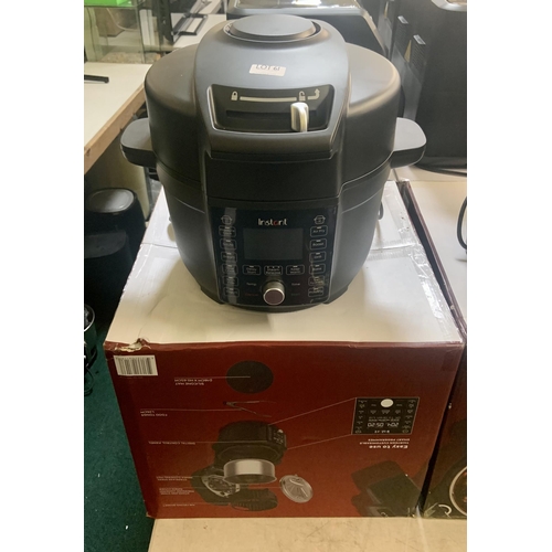 61 - BOXED INSTANT POT DUO CRISP WITH THE ULTIMATE LID 13IN ONE MULTI COOKER. PRESSURE COOKER AND AIRFRYE... 
