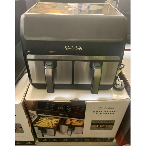 68 - BOXED SUR LA TABLE DUAL BASKET DIGITAL AIR FRYER 7.57 LTR