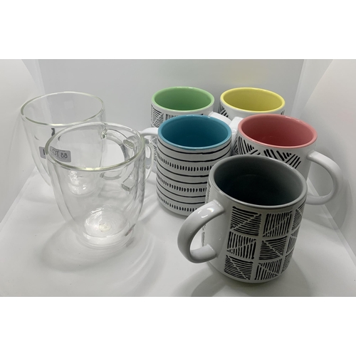 88 - 2X BODUM DOUBLE WALL THERMO MUGS WITH 5 MESA DECORATIVE MUGS