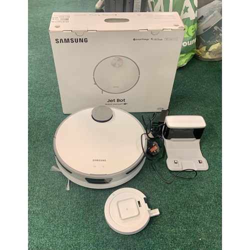 99 - BOXED SAMSUNG JET BOT ROBOT VACUUM CLEANER IN WHITE