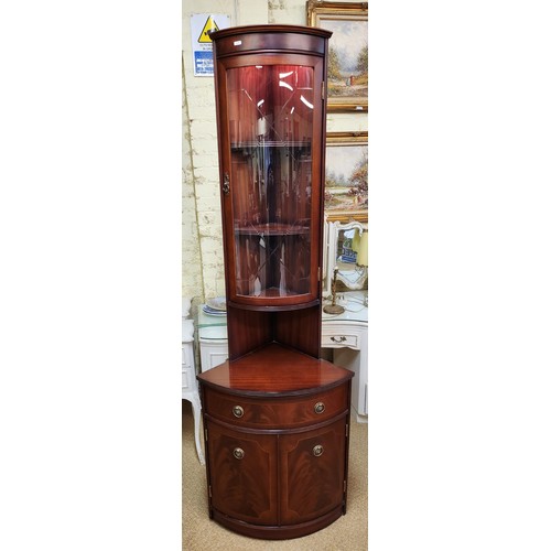 224 - BERESFORD AND HICKS OF ENGLAND WALL DISPLAY UNIT WITH DOMED CORNER UNIT, WITH LIGHTS, CUPBOARDS AND ... 