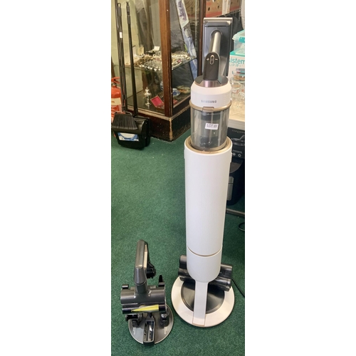 101 - SAMSUNG BESPOKE JET WITH ALL IN ONE CLEAN STATION, CHARGER AND SELF EMPTYING BAG - WHITE