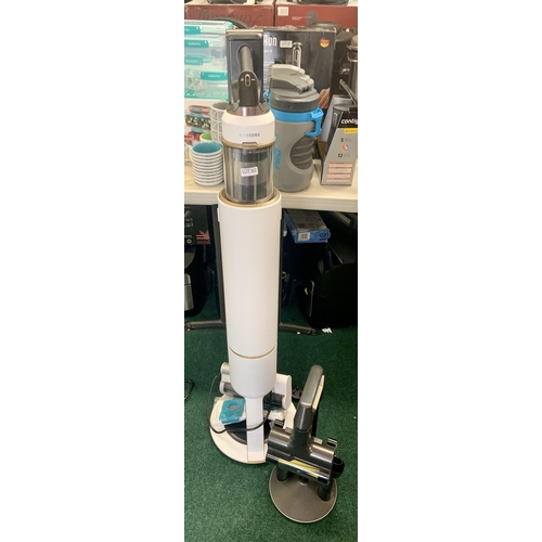 102 - SAMSUNG BESPOKE JET WITH ALL IN ONE CLEAN STATION, CHARGER AND SELF EMPTYING BAG - WHITE (NOTE DIFFE... 
