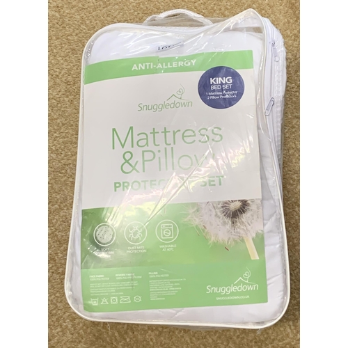 195 - SNUGGLEDOWN KING SIZE MATTRESS AND PILLOW PROTECTOR SET