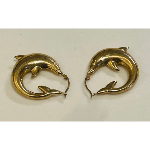 367 - A PAIR OF 9CT YELLOW GOLD HOOP EARRINGS IN THE FORM OF DOLPHINS 3.05GMS.