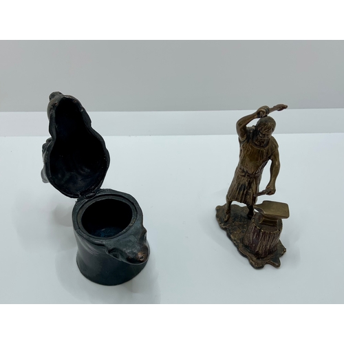 375 - A VINTAGE BRONZE FIGURE OF A BLACKSMITH 
(H:10CM, L: 7CM) - AND A VINTAGE BRONZE HINGED INKWELL IN T... 